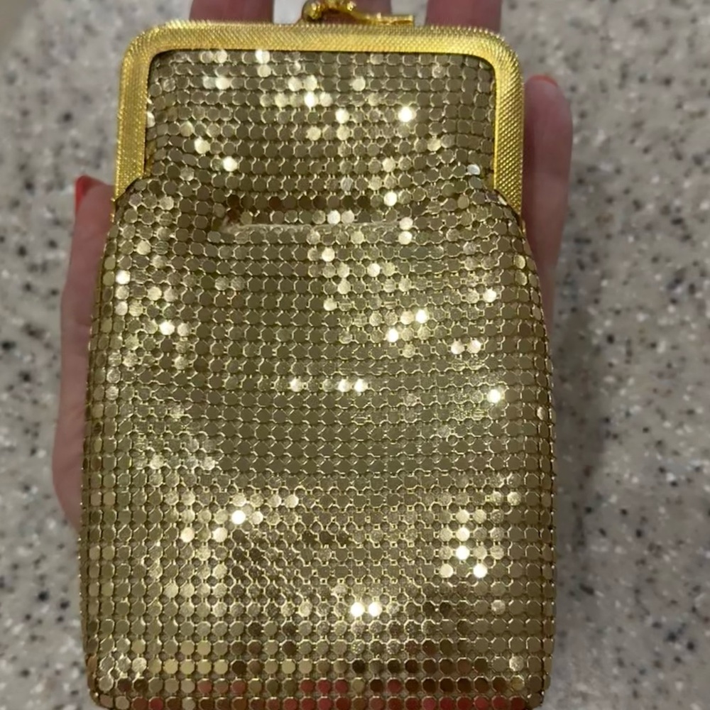 Gold Metal Mesh cigarette case with lighter pocket. Never used. - Picture 4 of 8